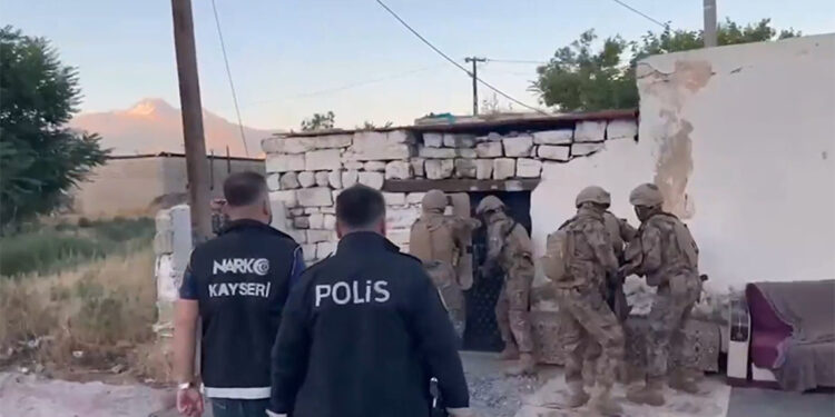 72 ilde uyuşturucu madde operasyonu