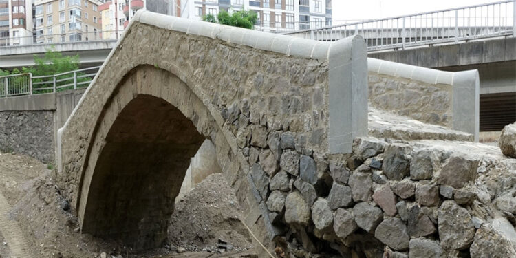 200 yıllık Doğançay Köprüsü yıkılma tehlikesiyle karşı karşıya