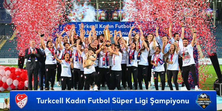 ABB FOMGET Kadın Futbol takımının şampiyonluğu TFF tarafından tescil edildi
