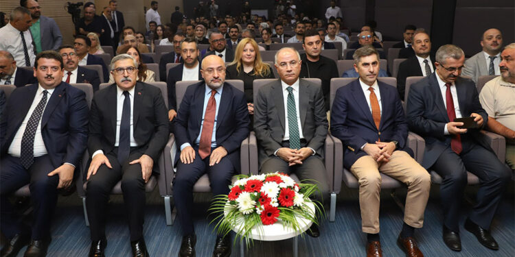 Türkiye uçurumun kenarından alınmıştır