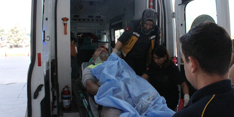 Aksaray'da yol verme kavgası kamerada; 1 yaralı