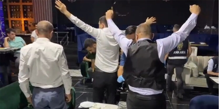 Ankara'da düzenlenen fuhuş operasyonunda 11 iş yeri mühürlendi