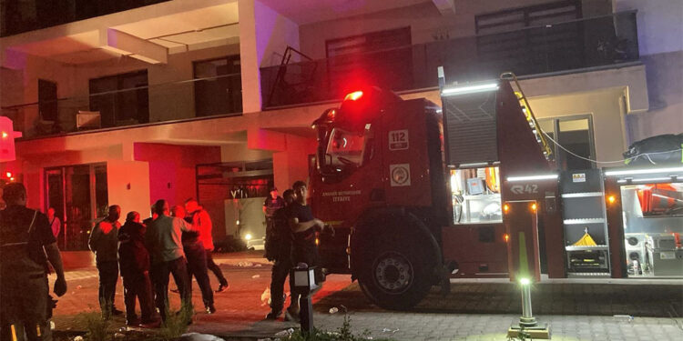 Ankara'da korkutan yangın: 3 kişi öldü, 20 kişi dumandan etkilendi