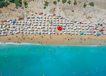 Antalya'ya gelen yabancı turist sayısı 100 bini geçti