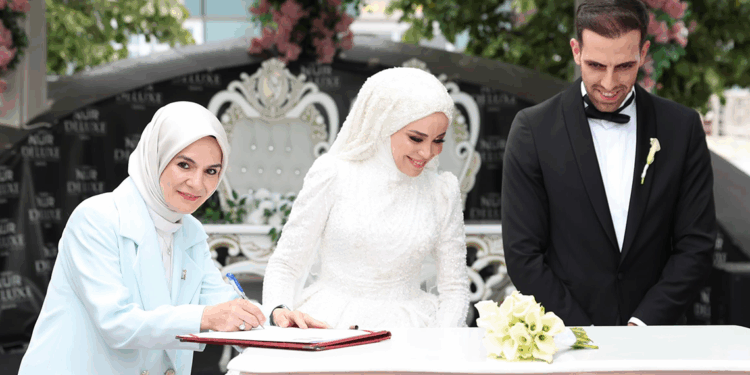 Aile ve Gençlik Fonu'na 142 bin 539 çift başvurdu