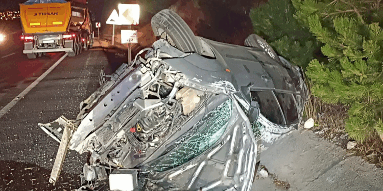 Ankara'da iki otomobil çarpıştı: 6 yaralı