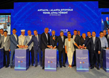 Antalya- Alanya arasını 36 dakikaya düşürecek otoyolun temeli atıldı