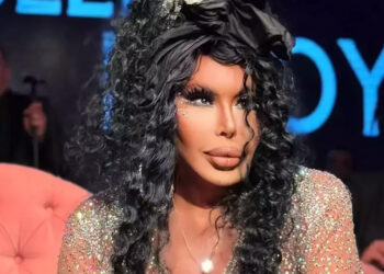 Antalya'daki yangın Bülent Ersoy'un villasına sıçradı