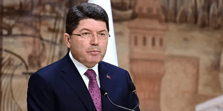 Artık hukuk fakültelerine ilk 100 bin kabul edilecek