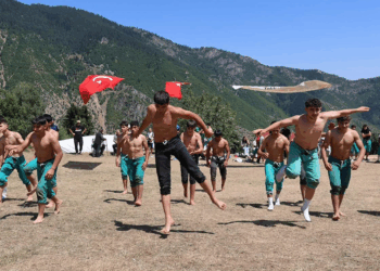 Artvin'de karakucak güreşleri düzenlendi
