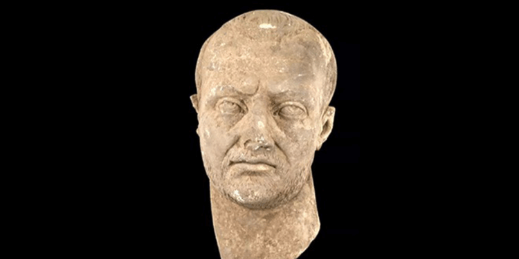 Aspendos kazılarında imparator başı heykeli bulundu