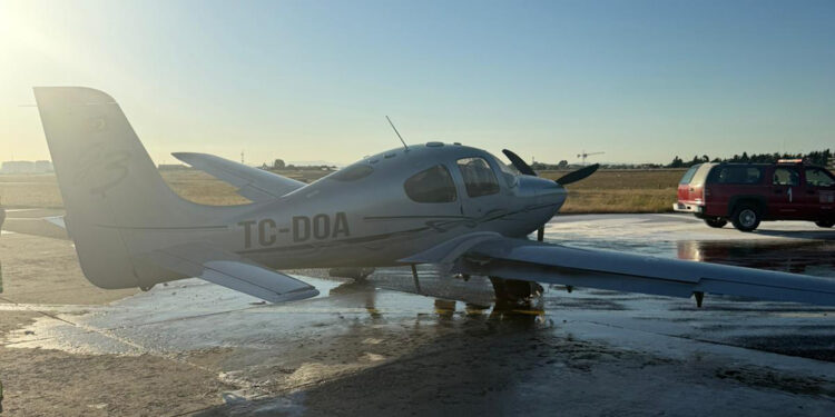 Atatürk Havalimanı'nda pilottan yangın ikazı