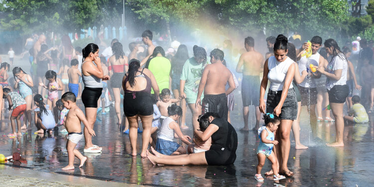 Avrupa'da sıcak hava dalgası etkisini sürdürüyor