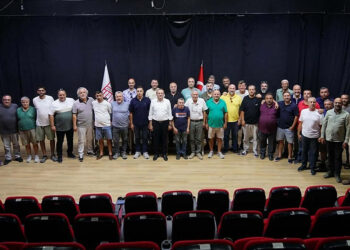 Ayvalıkgücü Belediyespor'da Mehmet Babayiğit yeniden başkan