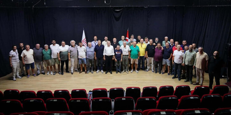 Ayvalıkgücü Belediyespor'da Mehmet Babayiğit yeniden başkan