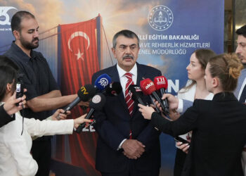 Bakan Tekin'den "LGS'den pis kokular geliyor" tepkisi