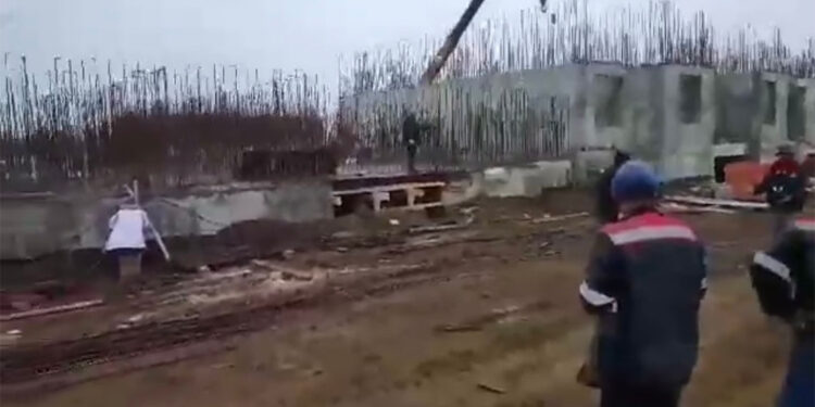 İnşaat işçileri, Rusya'da deprem anını görüntüledi