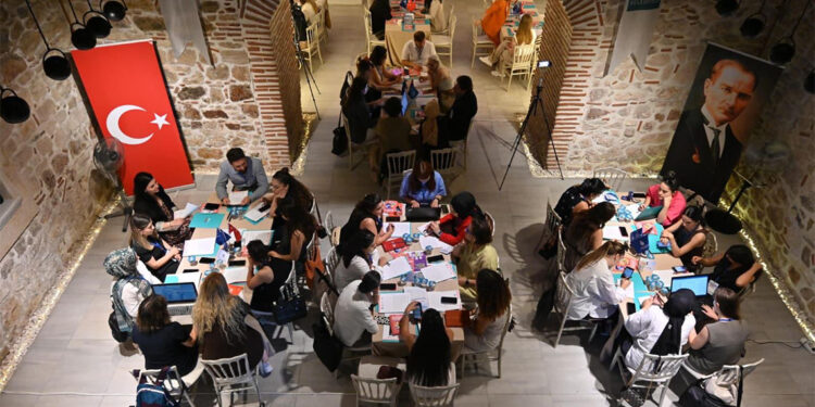 Beşiktaş'ta Kız Çocuk Odaklı Politika ve Tasarım Çalıştayı yapıldı