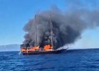 Bodrum'da gulet teknede yangın çıktı