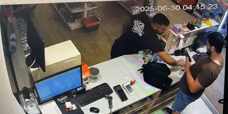 Veresiye sigara vermeyen market çalışanı bıçaklandı