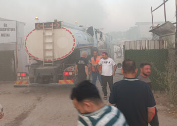 Bursa'da geri dönüşüm tesisinde yangın