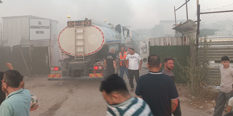 Bursa'da geri dönüşüm tesisinde yangın