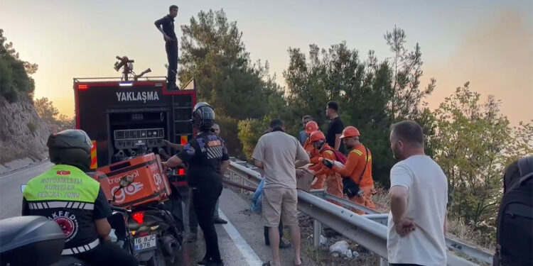 Bursa'daki yangın bölgesinde evlere geri dönüşler başladı