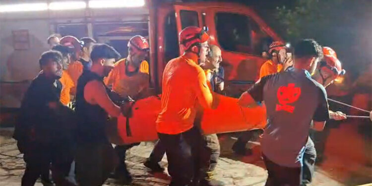 Yangın bölgesinde facia: Su tankeri uçuruma yuvarlandı; 3 ölü