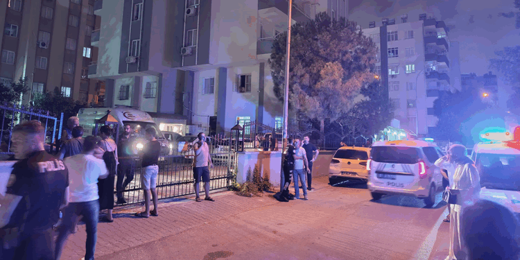 Baba, tartıştığı kızı ve eşini öldürüp intihar etti