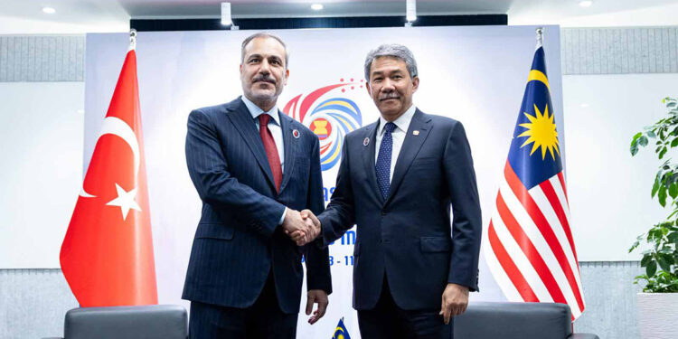 Bakan Fidan'dan Malezya'da ikili görüşmeler