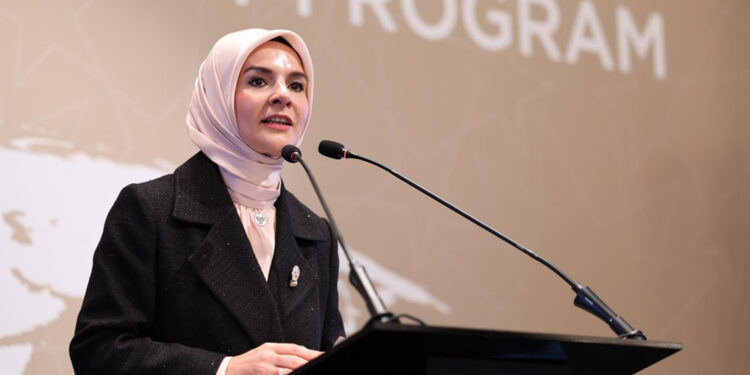 Bakan Göktaş'tan koruyucu aile yanında kalan çocuklara mektup