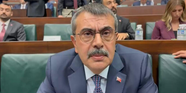 Bakan Tekin'den 4 yıllık zorunlu lise eğitimine ilişkin açıklama