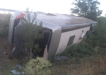 Balıkesir'de yolcu otobüsü şarampole devrildi; 27 yaralı