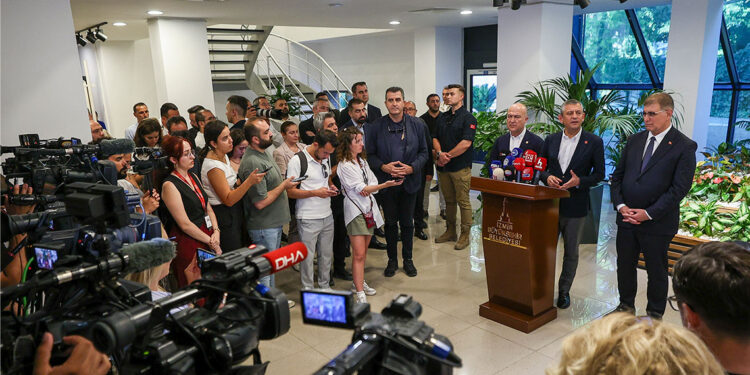 Özgür Özel'in ifadeleri, yargı mensuplarının bağımsızlığına yönelik bir saldırıdır