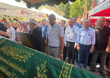 CHP lideri Özgür Özel, Edirne'de cenaze törenine katıldı
