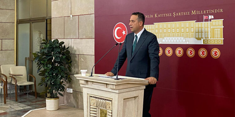 Türkiye'de hukuk askıya alınmış durumda