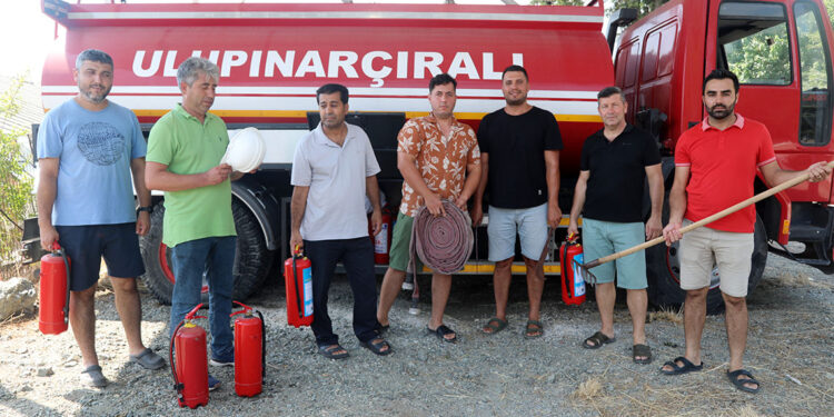 Çıralı Mahallesi sakinleri itfaiye aracı alıp, istasyon kurdu