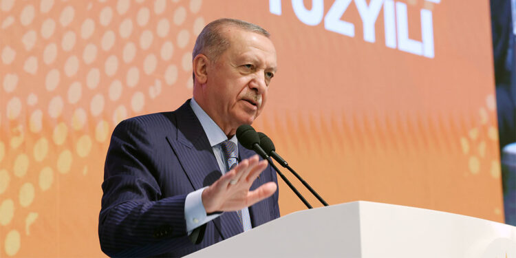 Dünyada kartlar yeniden karılıyor