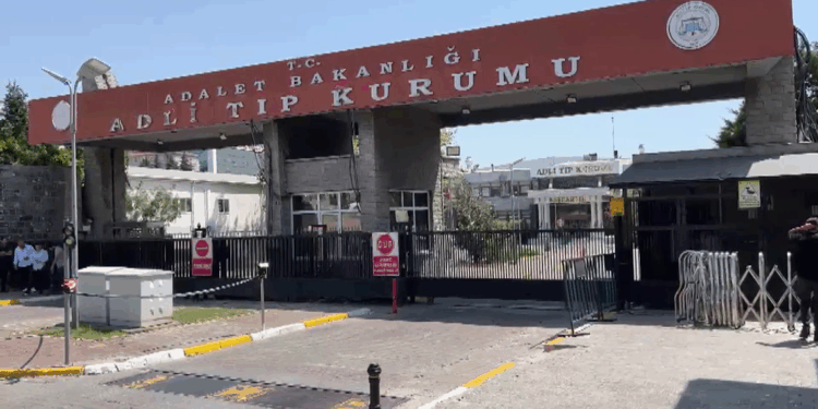 Çatalca'da denize giren kuzenlerden biri öldü, diğeri bulunamadı