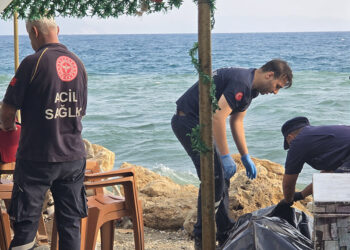 Denizde yüzerken dalgalarla açığa sürüklenerek boğuldu