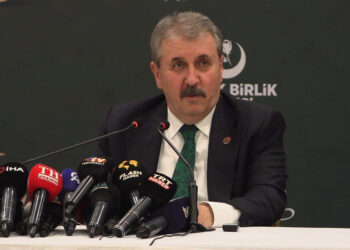 Devleti korumak, milletin değerlerini korumak anlamına gelmektedir