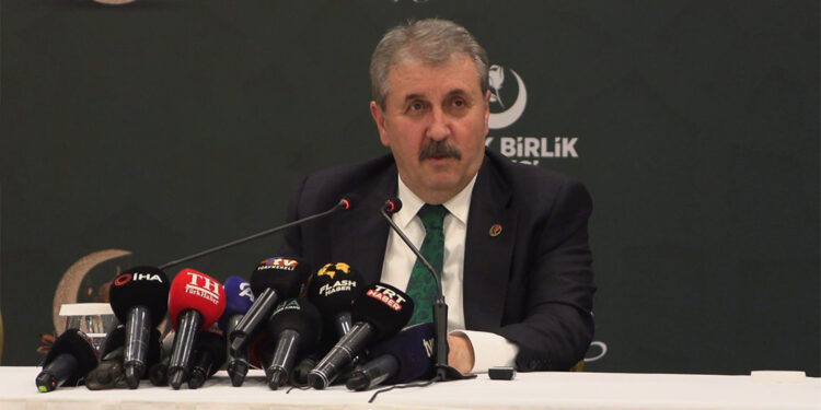 Devleti korumak, milletin değerlerini korumak anlamına gelmektedir