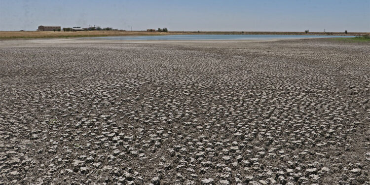 Kabaklı Sulama Göleti kuraklık nedeniyle kuruma noktasına geldi