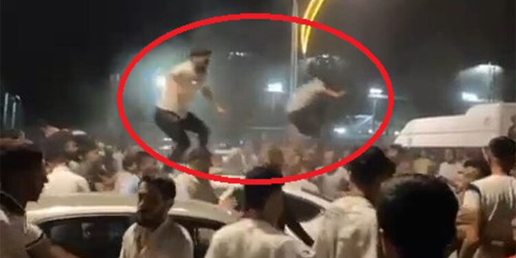 Diyarbakır'da taraftarlar arasında bıçaklı kavga; 1 yaralı