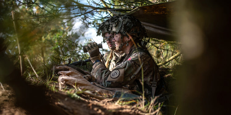 Danimarka'da kadınlara askerlik ‘zorunlu’ oldu