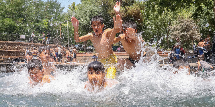 Diyarbakır'da termometreler 46 dereceyi gösterdi