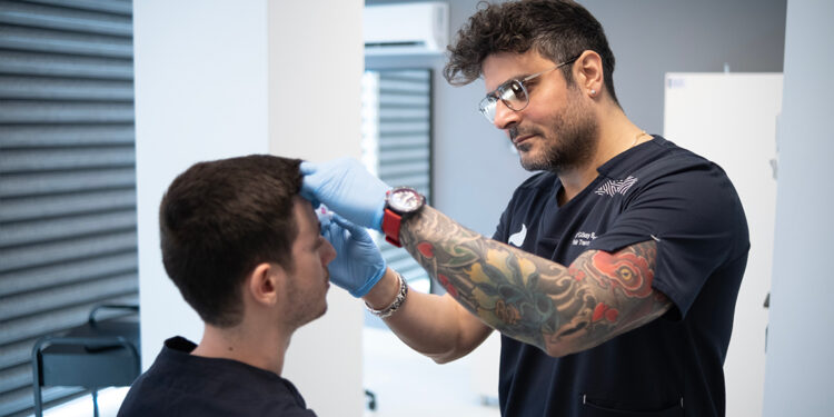 Doğru bakım ve uzman takibiyle yaz mevsimi saç ekimine engel değil