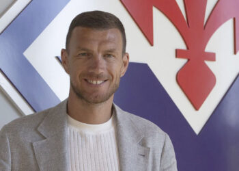Edin Dzeko Fiorentina ile anlaştı