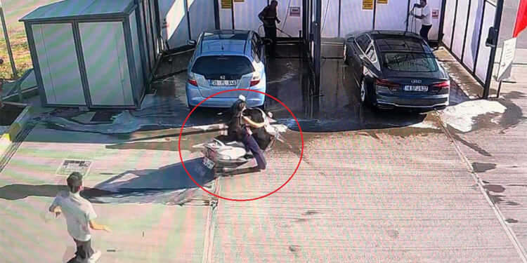 Ehliyetsiz sürücü aniden gaza bastı