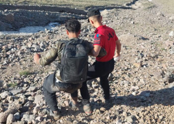 Erciyes'te mahsur kalan dağcı kurtarıldı